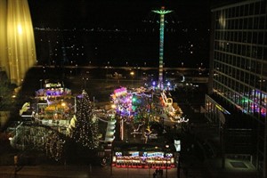 Radisson Blu Rostock - Blick auf den Weihnachtsmarkt