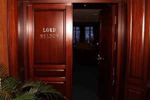 Lord Nelson Lounge Yachthafenresidenz Hohe Düne