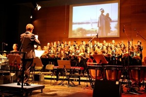 Chor beim „African Sanctus“ in der HMT