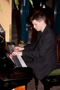 Pianist Andreas Hering bei der Winterserenade