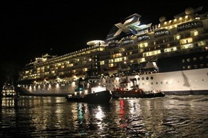 Kreuzfahrtschiff bei der Rostock Port Party