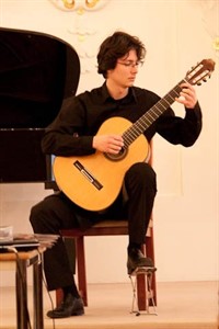 Adam Solta, Gitarrenklasse HMT