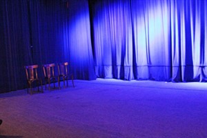 Improtheater auf der Bühne 602