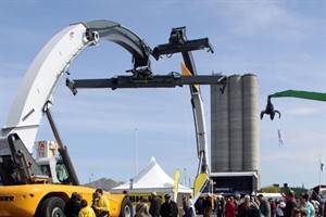 Liebherr Kranungetüme im Überseehafen Rostock