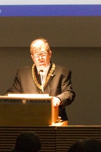 Rektor Prof. Dr. Wolfgang Schareck