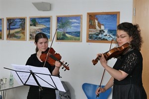 Mathilde Helm und Sornitza Patchinova sorgten für den musikalischen Rahmen