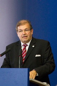 Prof. Dr. Wolfgang Schareck