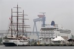 Grand Mistral und Sea Cloud II in Warnemünde