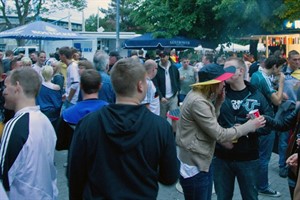 Halbzeitpause beim Public Viewing in der Eishalle Rostock