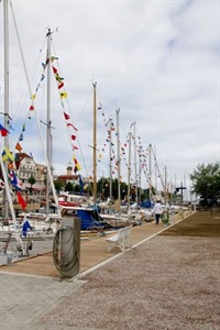 Neue Steganlage des Segel-Clubs Warnemünde