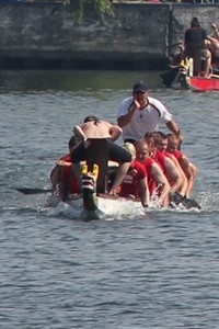 Drachenboot-Rennen in Warnemünde