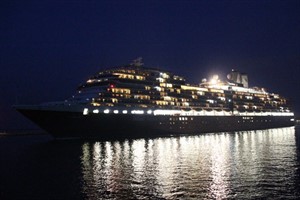 Eurodam beim Auslaufen aus Warnemünde