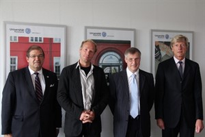 Prof. Dr. Wolfgang Schareck (Rektor der Universität Rostock), Prof. Dr. Jörg Benedict (Koordinator des Studienganges Good Governance), Prof. Dr. Wolfgang März (Dekan der Juristischen Fakultät) und Prof. Dr. Wilfried Erbguth (Prodekan der Juristischen Fakultät)