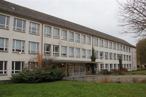 Hauptgebäude der Grundschule Reutershagen