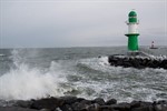 Hafeneinfahrt von Rostock-Warnemünde im Winter