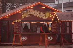 Aprés-Hütte des Warnemünder Wintermarkttreibens