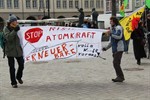 Atomkraftgegner mit Banner