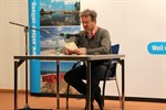 Manuel Andrack stellt sein Buch „Das neue Wandern“ vor