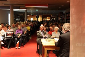 Über 250 Besucher in der Buchhandlung Weiland