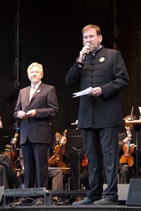 Volkstheaterintendant Peter Leonard und Zoodirektor Udo Nagel eröffnen die 13. Klassik-Nacht im Zoo