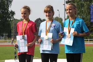 Wiebke Griephan , Henriette Becker und Lilly Endler auf dem Treppchen