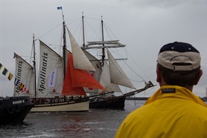 Ein- und Ausfahrten am Passagierkai in Warnemünde