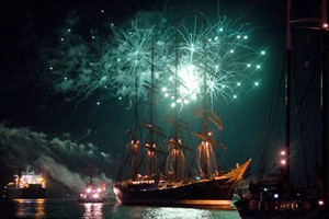 Das Feuerwerk ist jedes Jahr einer der Höhepunkte der Hanse Sail