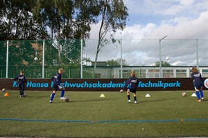 Neue Prellwand für die Nachwuchsakademie