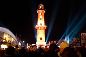 Leuchtturm in Flammen 2012 in Warnemünde