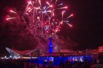 Neujahr 2012 in Warnemünde: Leuchtturm in Flammen