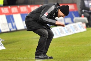 Hansa-Trainer Wolfgang Wolf kann die Niederlage gegen den FC Ingostadt nicht fassen