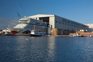 Kreuzfahrtschiff AIDAmar ausgedockt