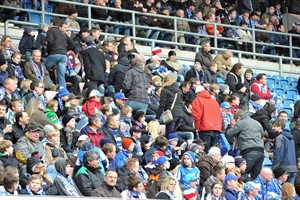 Nach dem 0:3 verlassen die ersten Hansa-Fans enttäuscht das Stadion