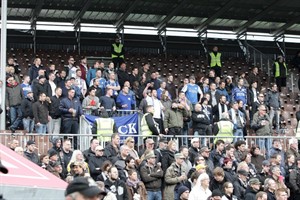 Ein paar Hansa-Fans schafften es trotz Verbots ins Millerntor-Stadion zum Auswärtsspiel gegen St. Pauli