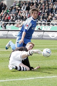 Marius Ebbers bringt St. Pauli gegen Hansa Rostock mit 1:0 in Führung