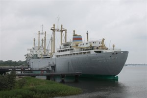 In einem Vortrag mit Buchpräsentation erinnert das Traditionsschiff Rostock an die vor 100 Jahren gesunkene TITANIC