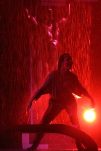 Flashdance mit Wasserfall