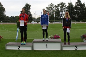 Siegerehrung der Frauen über 800 Meter