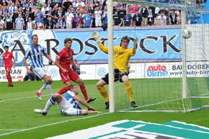 Hansa Rostock gegen den SV Babelsberg 03: Johan Plat erzielt das 1:0