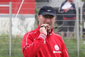 Hansa-Trainer Wolfgang Wolf hat vor dem Pokalspiel gegen den 1. FC Kaiserslautern Personalsorgen in der Innenverteidigung