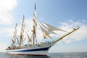 Das russische Vollschiff „Mir“ bietet am 8. September von 11 bis 17 Uhr einen Ostseetörn an und lädt am 9. September in Warnemünde zu Open-Ship ein. Foto: Hanse Sail Rostock / Lutz Zimmermann