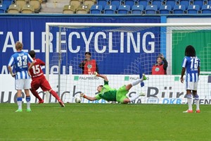 Hansa Rostock - Wehen Wiesbaden: 0:1 nach Foulelfmeter