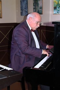 Der Pianist Swjatoslav Tscharkowski