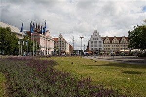 Neuer Markt und Rathaus Richtung Süden