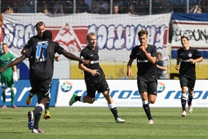 Tom Weilandt bringt Hansa Rostock gegen den 1. FC Heidenheim in Führung