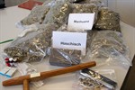 Polizei schnappt zwei Drogenkuriere und einen Dealer