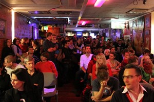 Volles Haus beim zweiten Rostocker Science Slam im Bunker