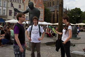 Flashmob: Innehalten auf dem Neuen Markt