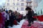 Michael Jackson auf dem Warnemünder Weihnachtsmarkt. Nein, für eine Talenteshow ist der fünfjährige Kim aus seinem Schneeanzug in das Kostüm des berühmten Sängers geschlüpft