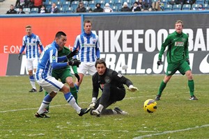 Sargis Adamyan (Hansa Rostock) scheitert an Daniel Masuch (Preußen Münster)